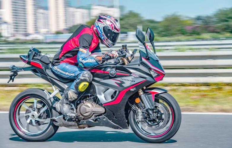 QJMOTOR赛550跑车正式上市 售价35999元  第2张