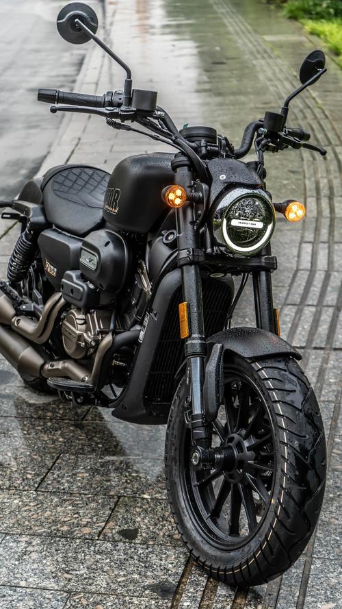 QJMOTOR闪300S&逸550上市 售23999元起  第1张