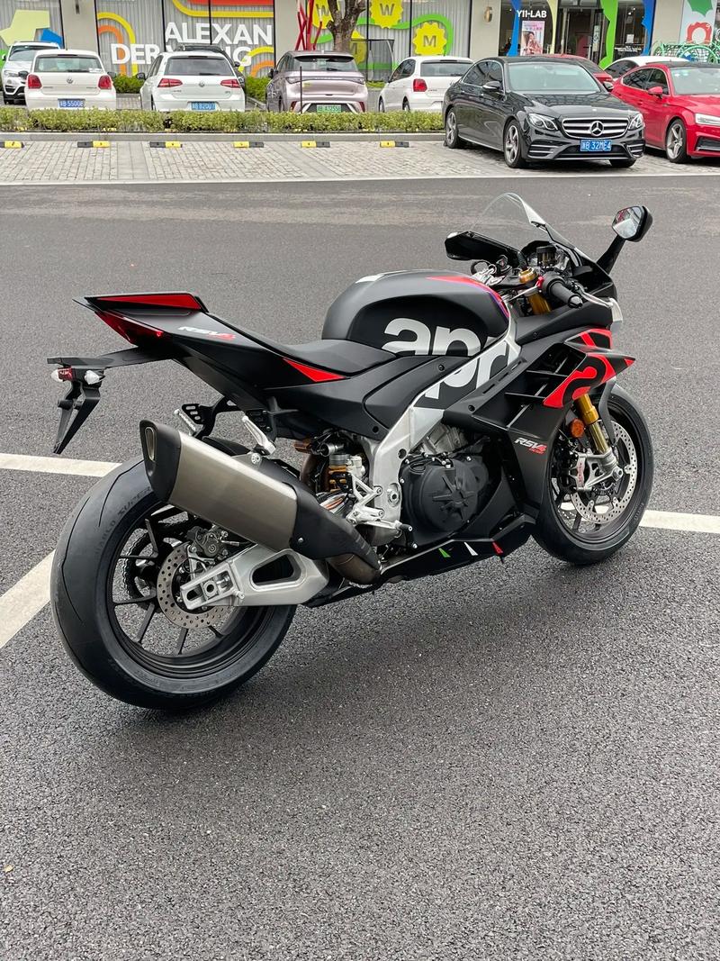 aprilia RSV4&TUONO V4上市 售18.8万起 第1张 aprilia RSV4&TUONO V4上市 售18.8万起 第1张