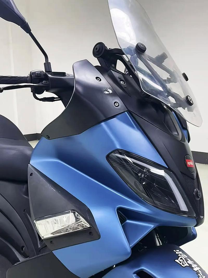 aprilia SRMax250 S版上市 售价26800元  第2张