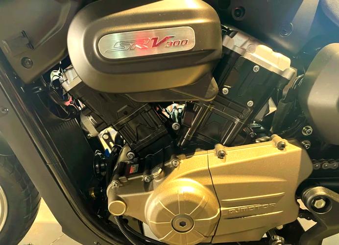延续高性价比 QJMOTOR 闪300新色登场 第2张 延续高性价比 QJMOTOR 闪300新色登场 第2张