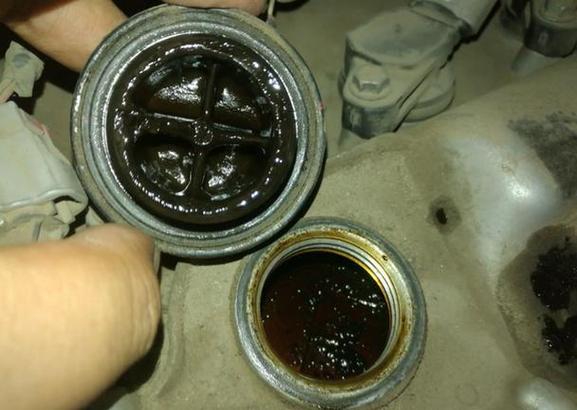 不变黑的机油是假的吗  第1张