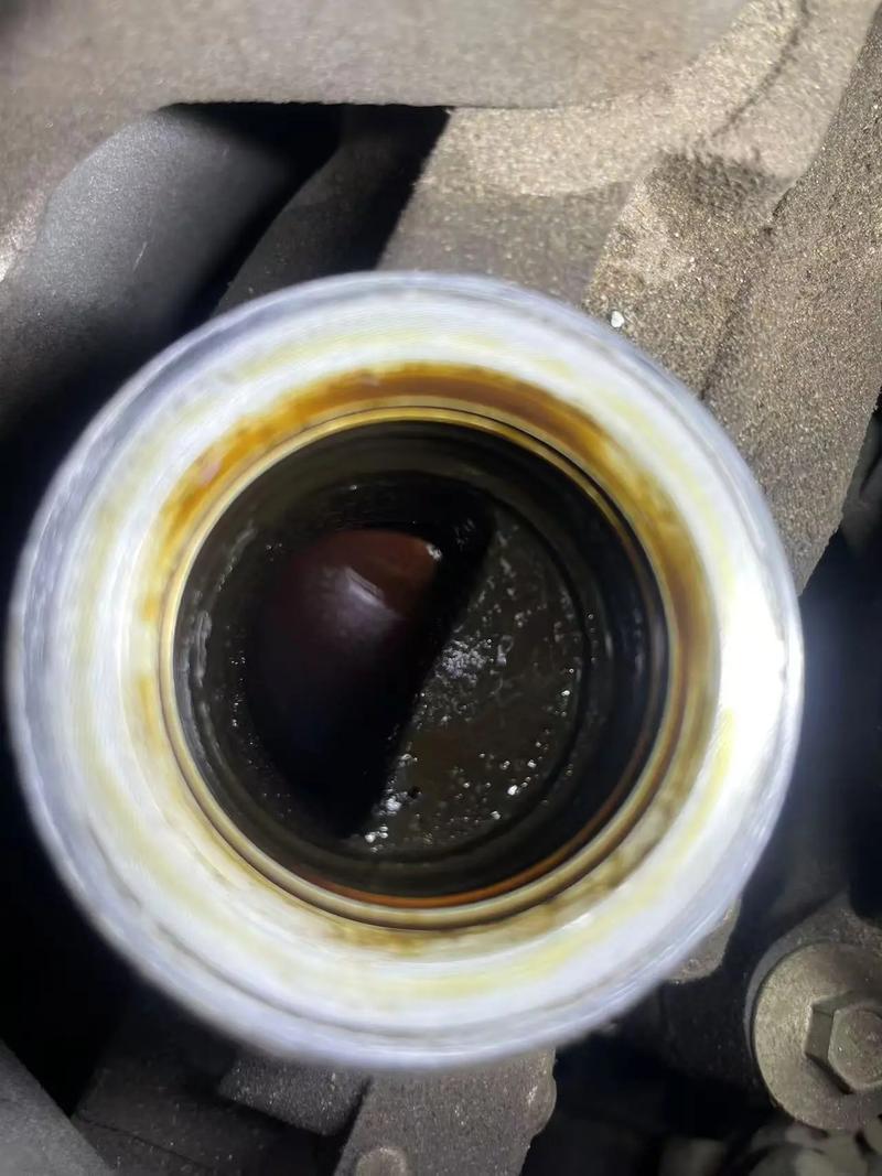 汽车轻微烧机油怎么办,烧机油用什么粘度机油 第1张 汽车轻微烧机油怎么办,烧机油用什么粘度机油 第1张