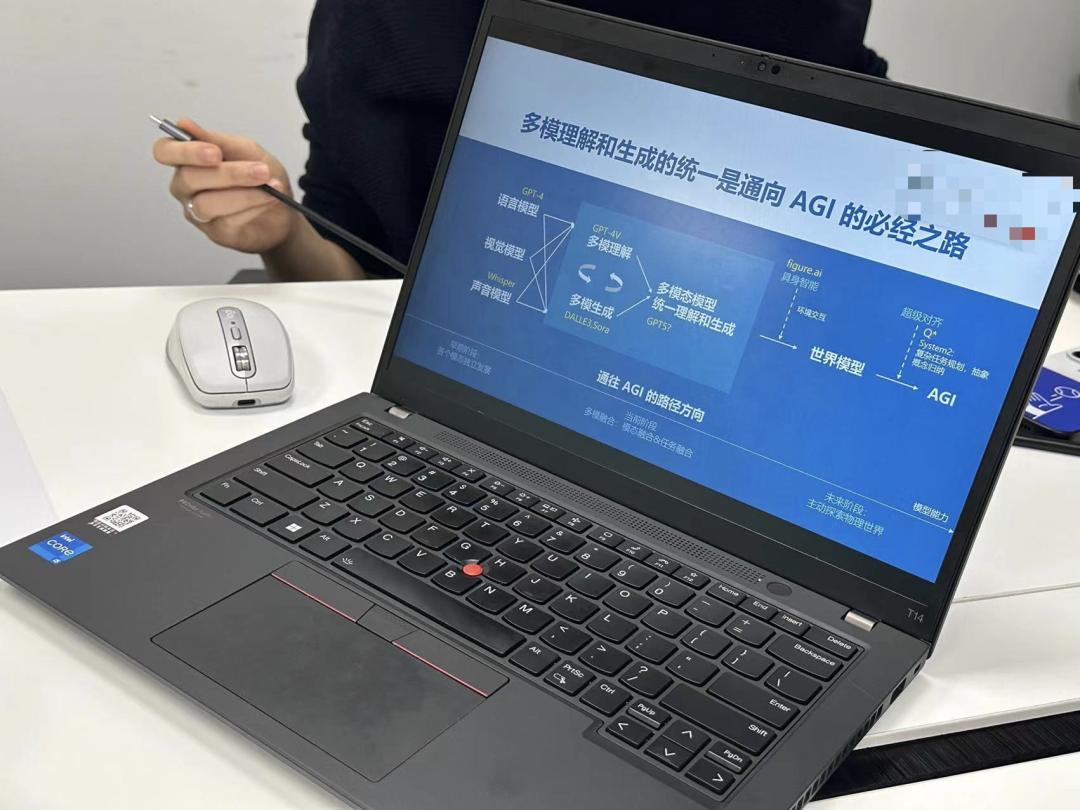 闭关一年创业大模型，姜大昕站在AGI呼啸的风中  第1张