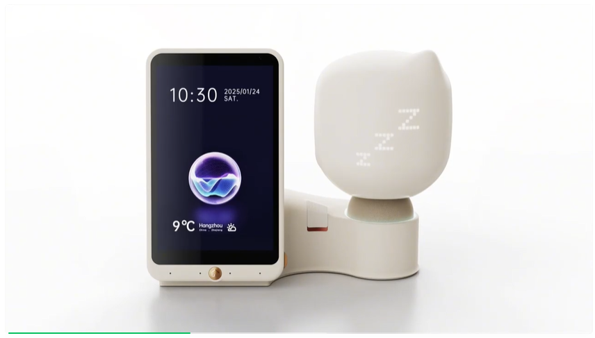非凡伙伴｜中国首款AI主动式陪伴机器人老博会正式发布  第2张