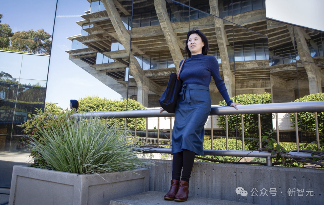 从游戏少女到AI女神！她用物理驯服AI，让飓风预测快1000倍  第2张