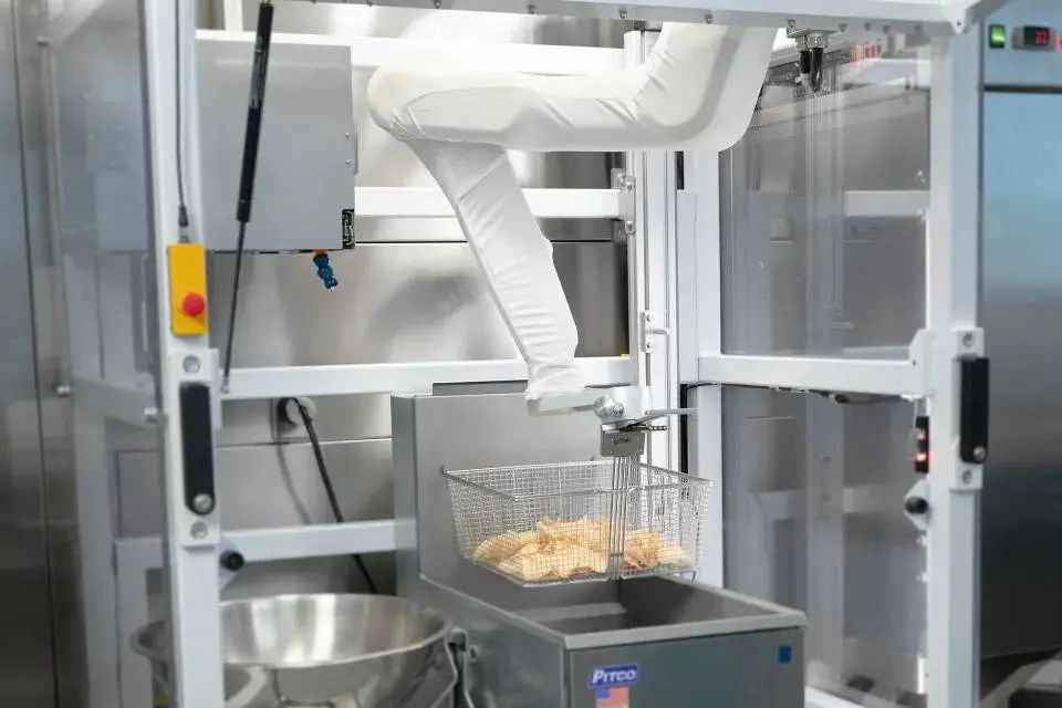 AI 在餐饮界也卷出了“萝卜快跑”，打饭比食堂阿姨手稳，炒菜接近大厨  第16张