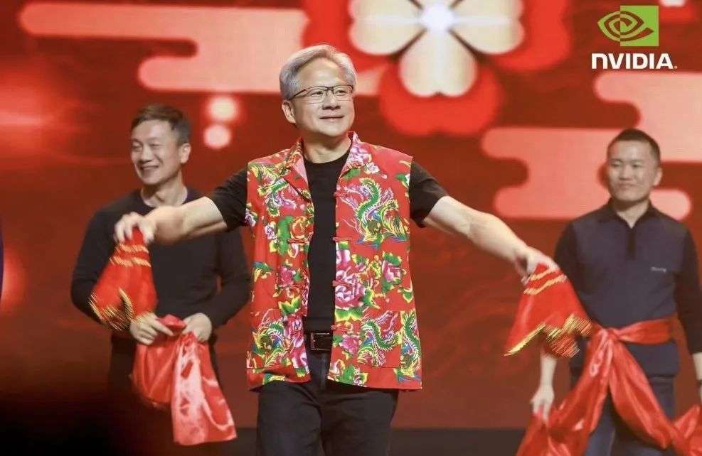 最强 AI 芯片要推中国特供版？黄仁勋最新发声，3500 亿的市场太诱人  第5张