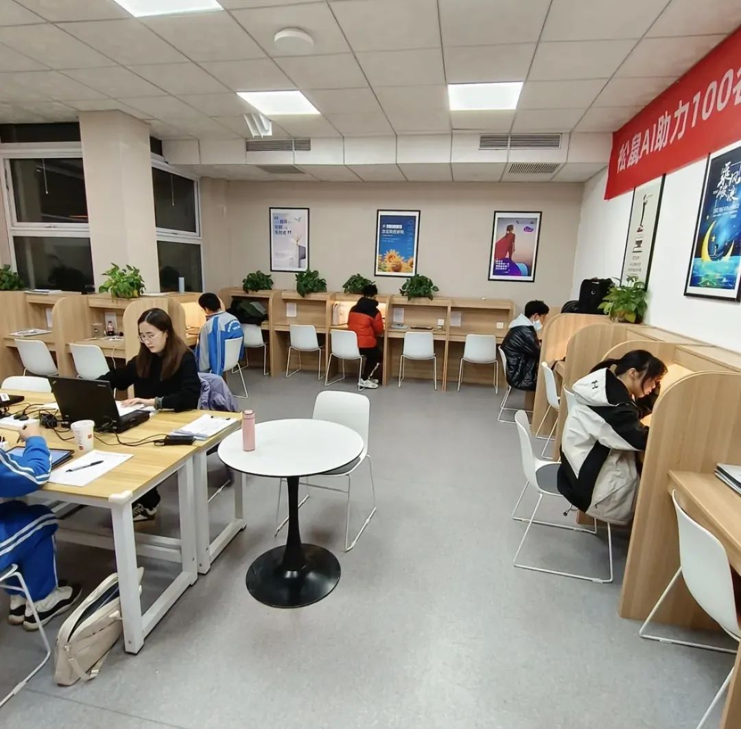 AI开店一年“火出”10万家，真香还是真难？  第1张