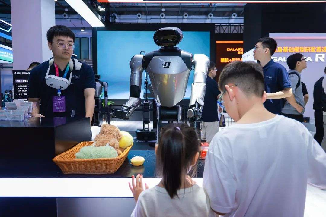 专访星海图赵行：热闹的Demo不等于泛化能力，具身智能胜负仍在数据量  第3张