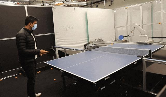 李丰对话连文昭：大模型的想象与泡沫，机器人的「不可能三角」与未来  第3张