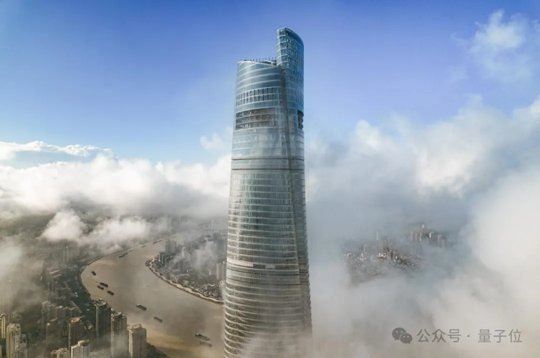 2025 AI手机交互体验：它能说会道，有眼有脑，是更聪明更懂你的AI伙伴  第1张