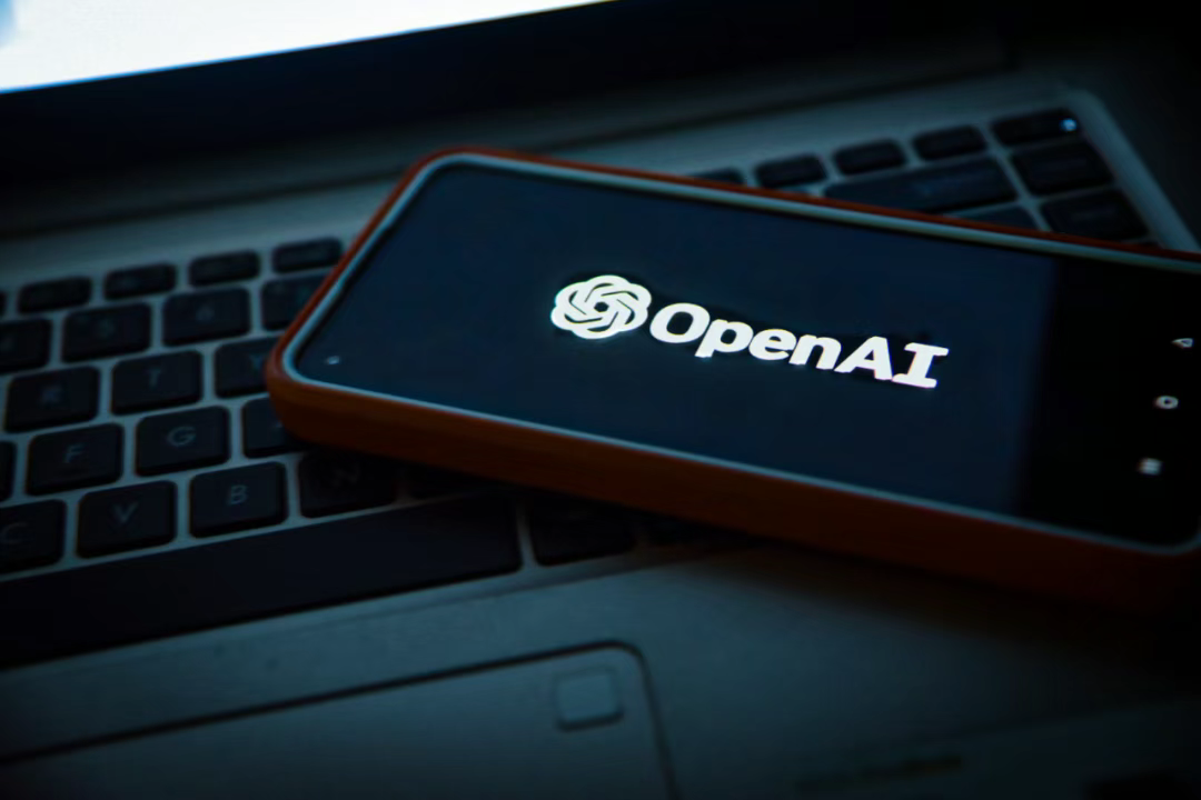 速递｜OpenAI千万元级政府定制服务曝光，国防与Grab成首批客户  第1张