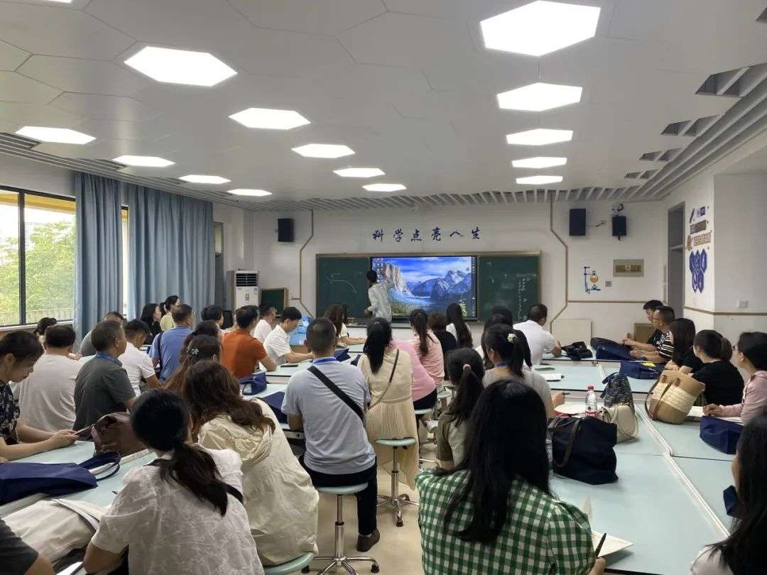 从“听讲”到“体验”——海曙小学人工智能赋能课堂“全攻略”  第7张