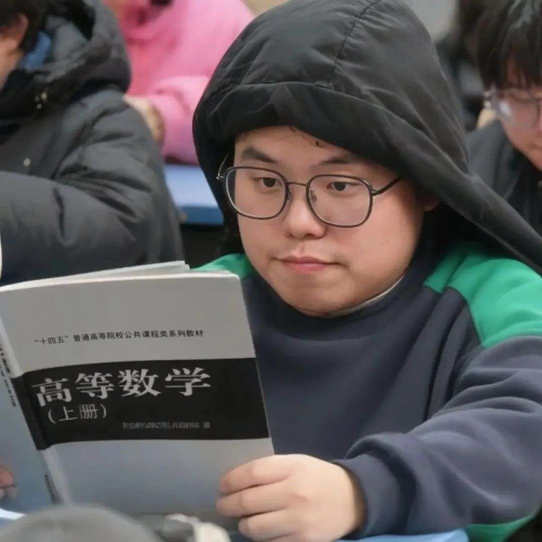 时隔两年，我又被AI写真整破防了。。。  第28张