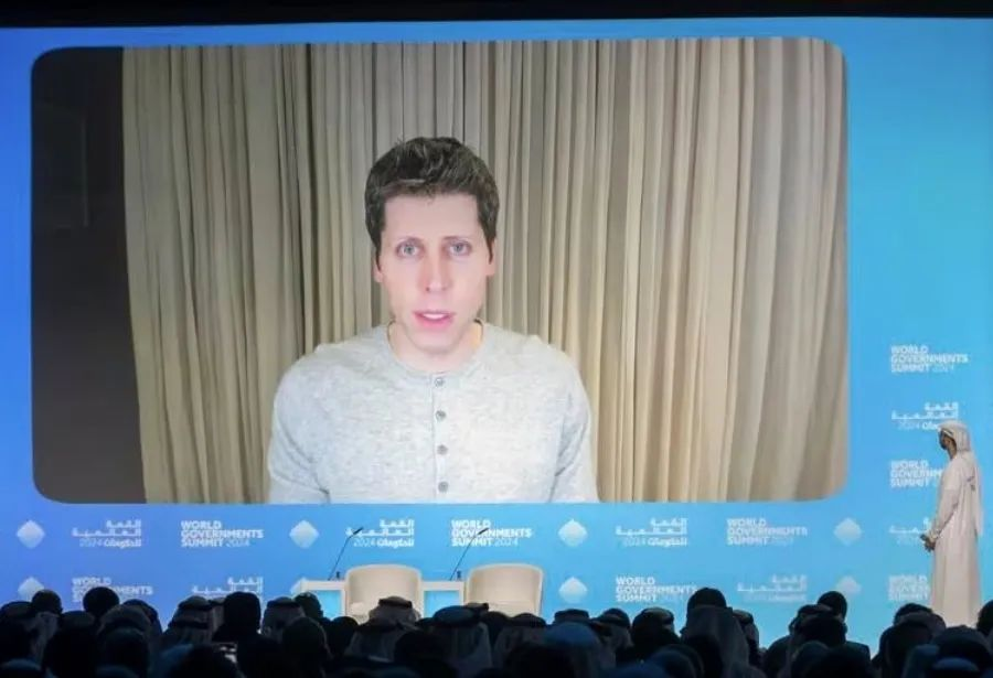 OpenAI奥特曼：AI将像手机那样改变世界 但风险也让我彻夜难眠  第1张