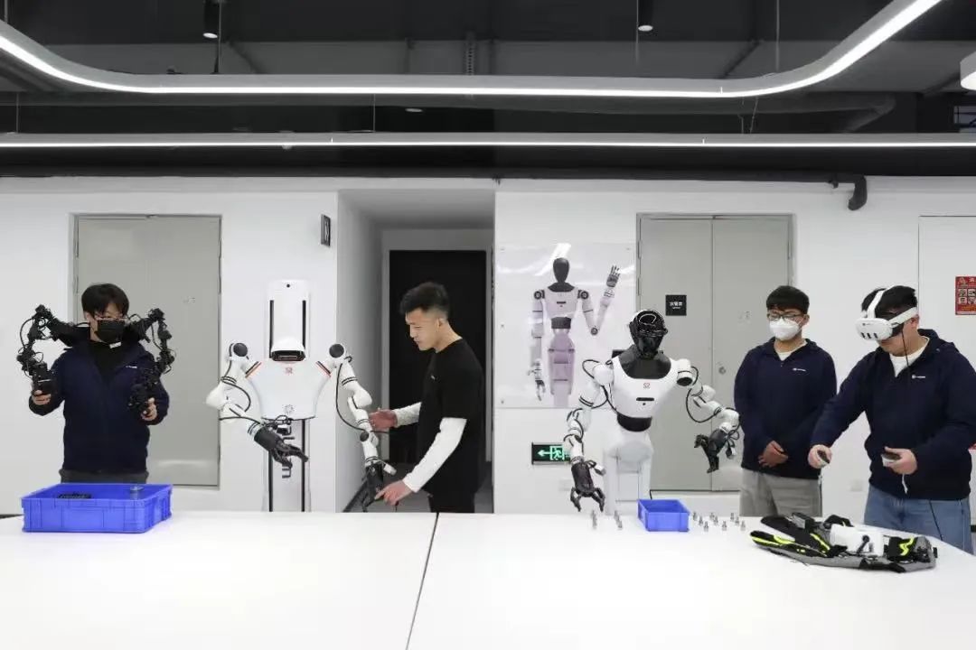 飞利信与睿尔曼机器人、中科测源签署三方战略合作协议发力机器人产学研新模式  第1张