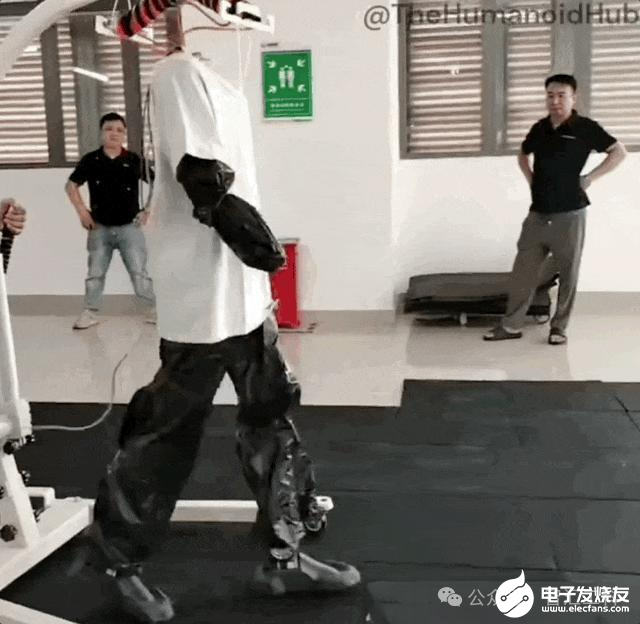 近日深圳人形机器人街上溜达，引发国外媒体网友极度关注  第2张