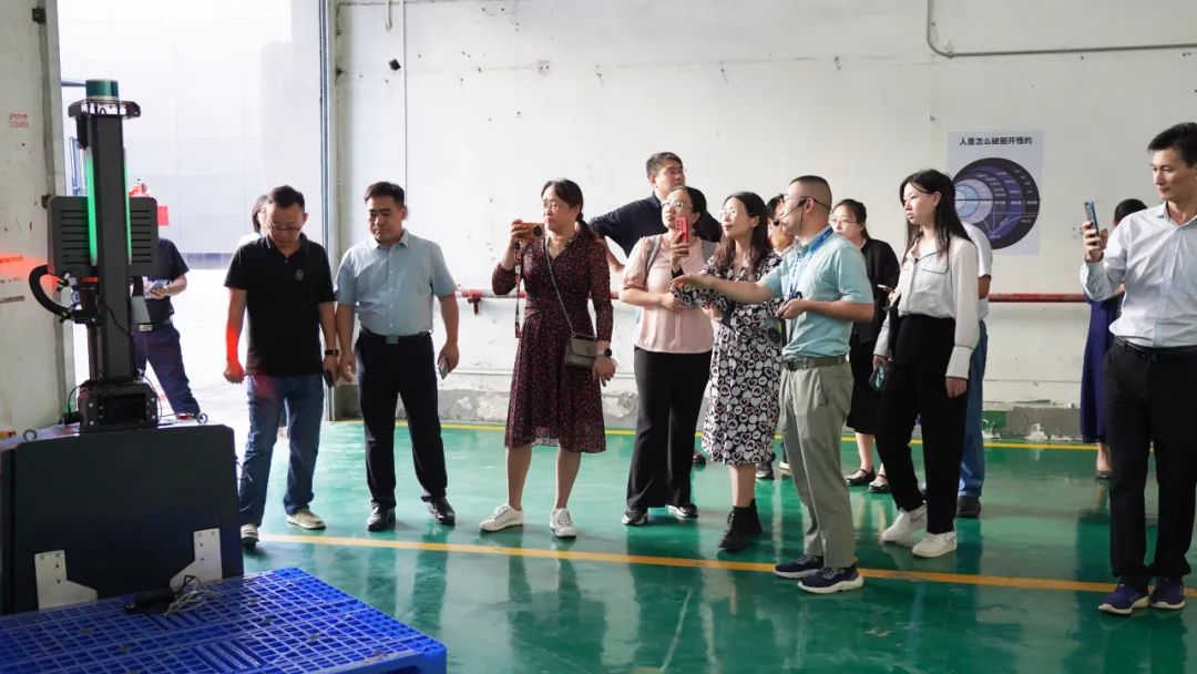 全国高职院校智能机器人教材研讨会在镭神智能顺利举行  第10张