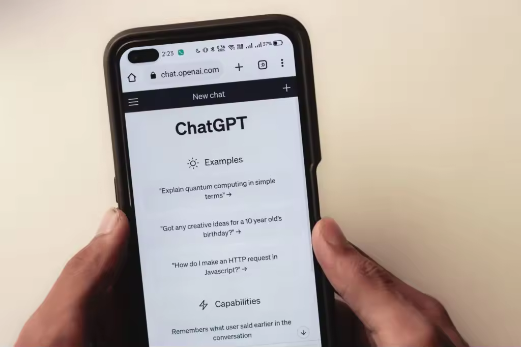 如何用OpenAI、ChatGPT、Node.js和React搭建一个AI聊天机器人  第1张