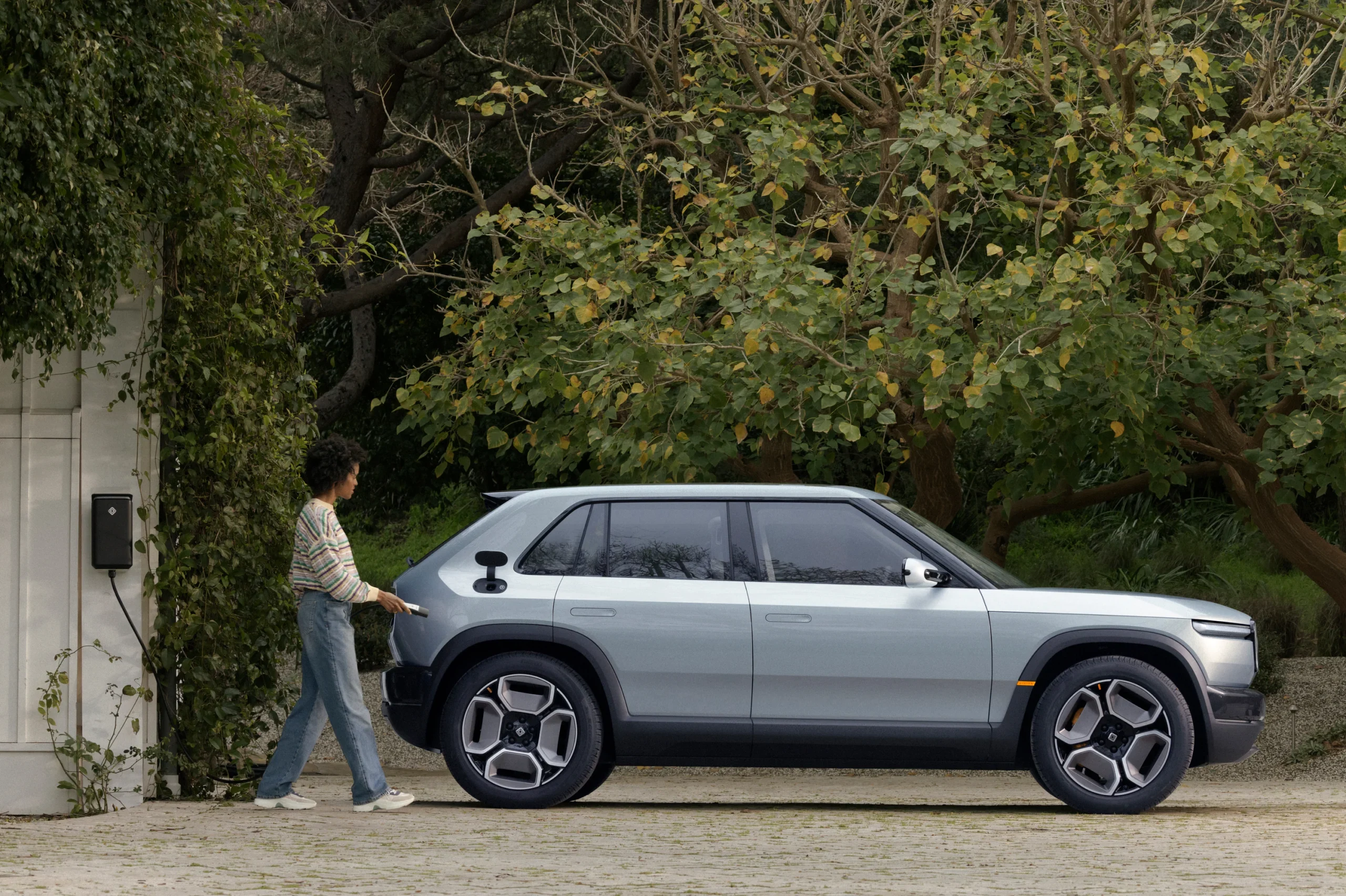 百度白读白度拜读baidu09动察：硬派新风格，Rivian R2 和 R3、R3X电动跨界车亮相
