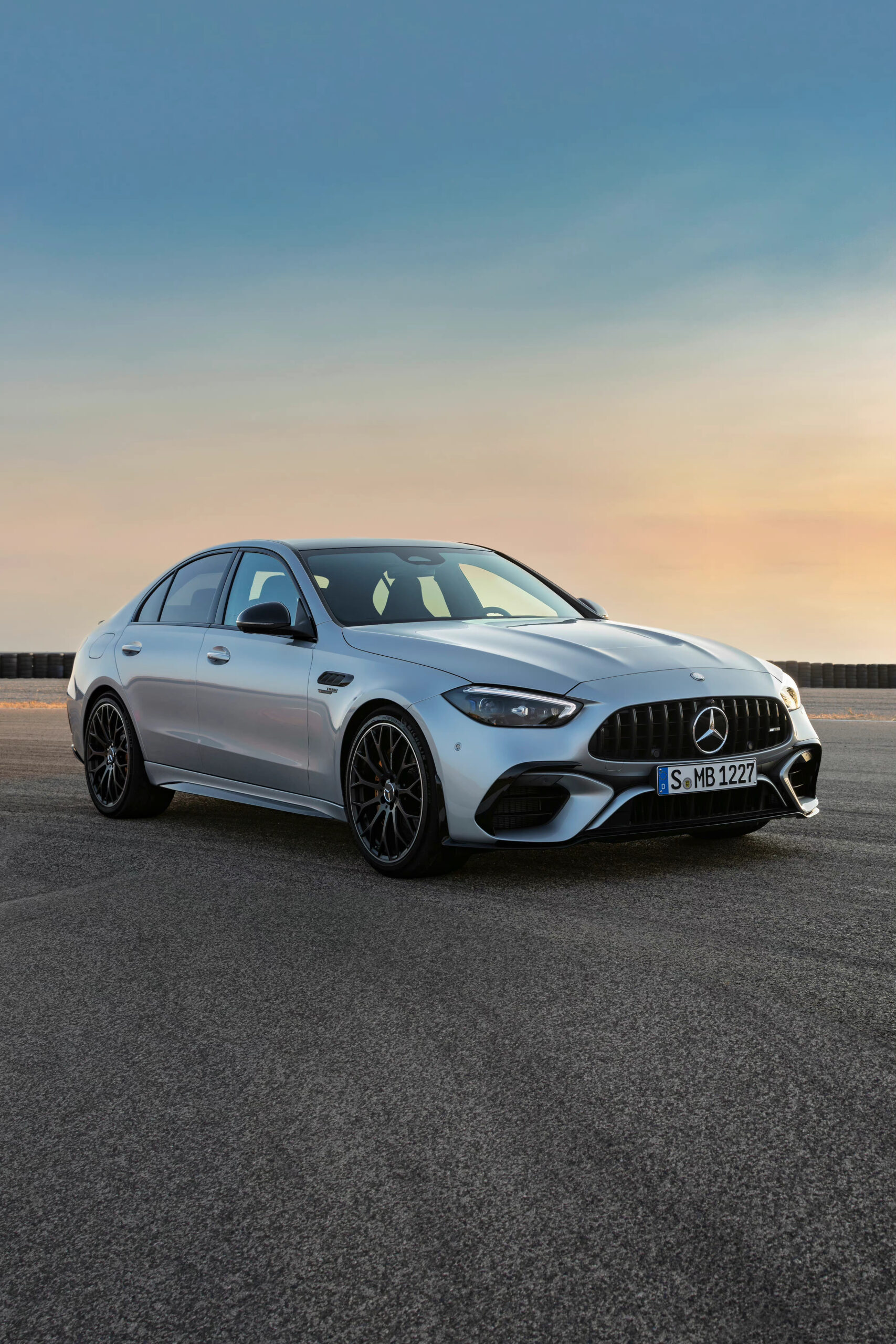 百度白读白度拜读baidu09全新梅赛德斯AMG C 63 S E PERFORMANCE，采用F1混动技术