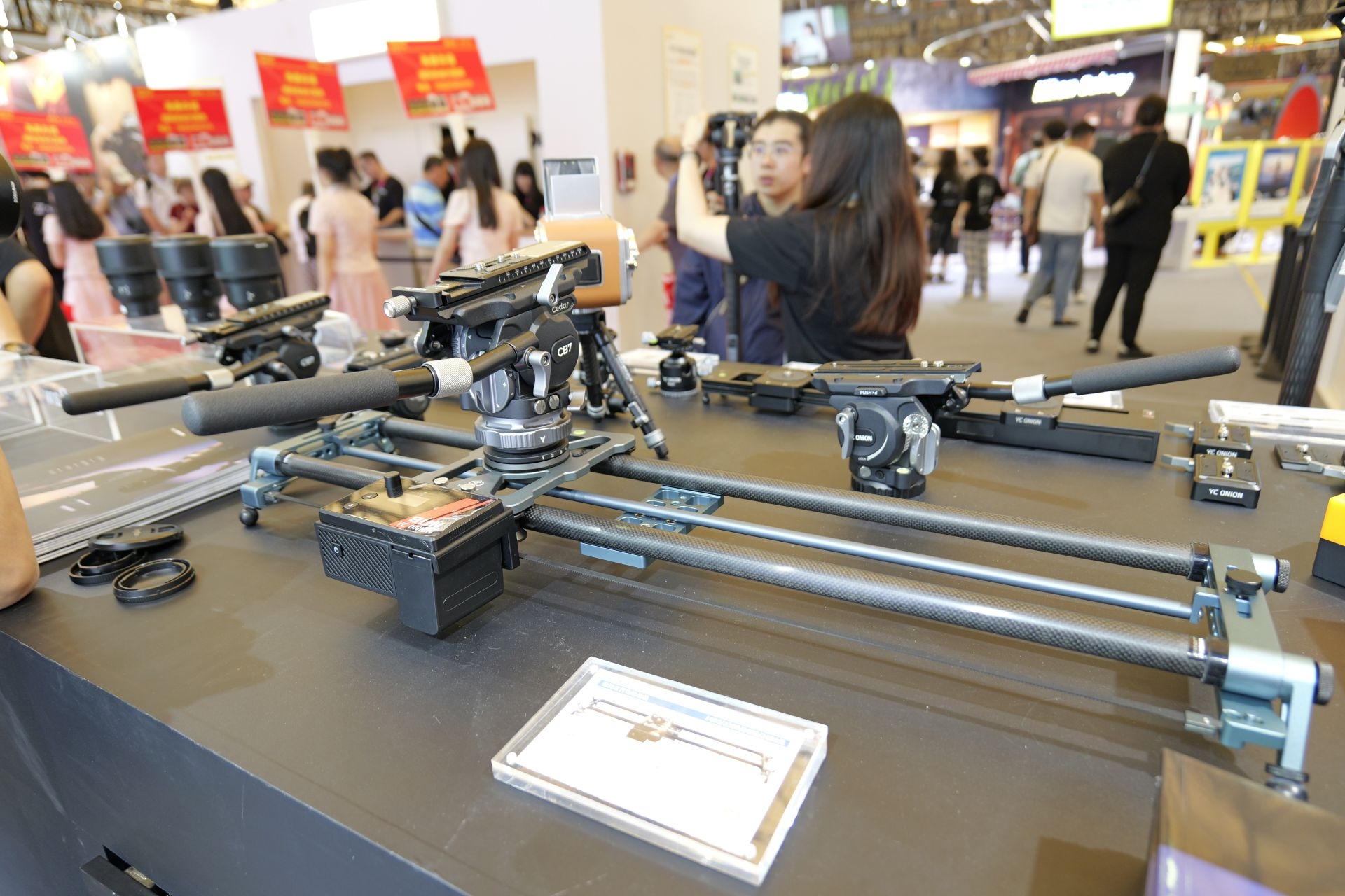 助力更舒适的摄影体验 P&I 2025洋葱工厂展台一览  第3张