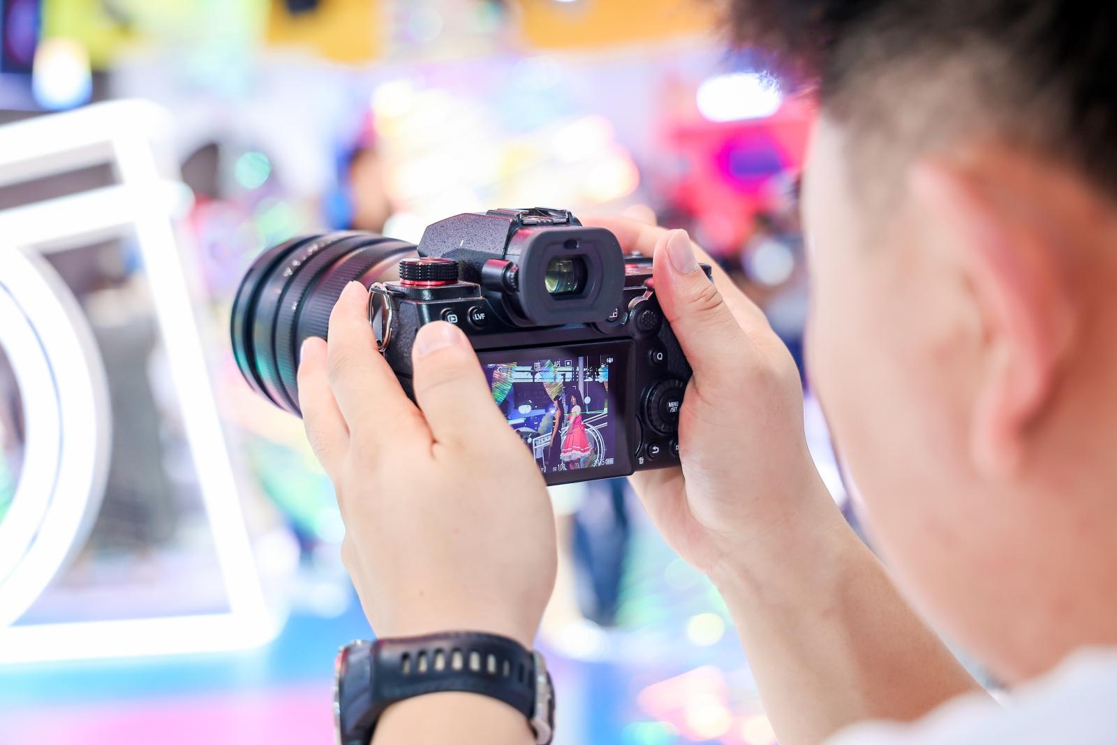 松下全画幅镜头18-40mm F4.5-6.3全球首展，就在P&I展  第7张