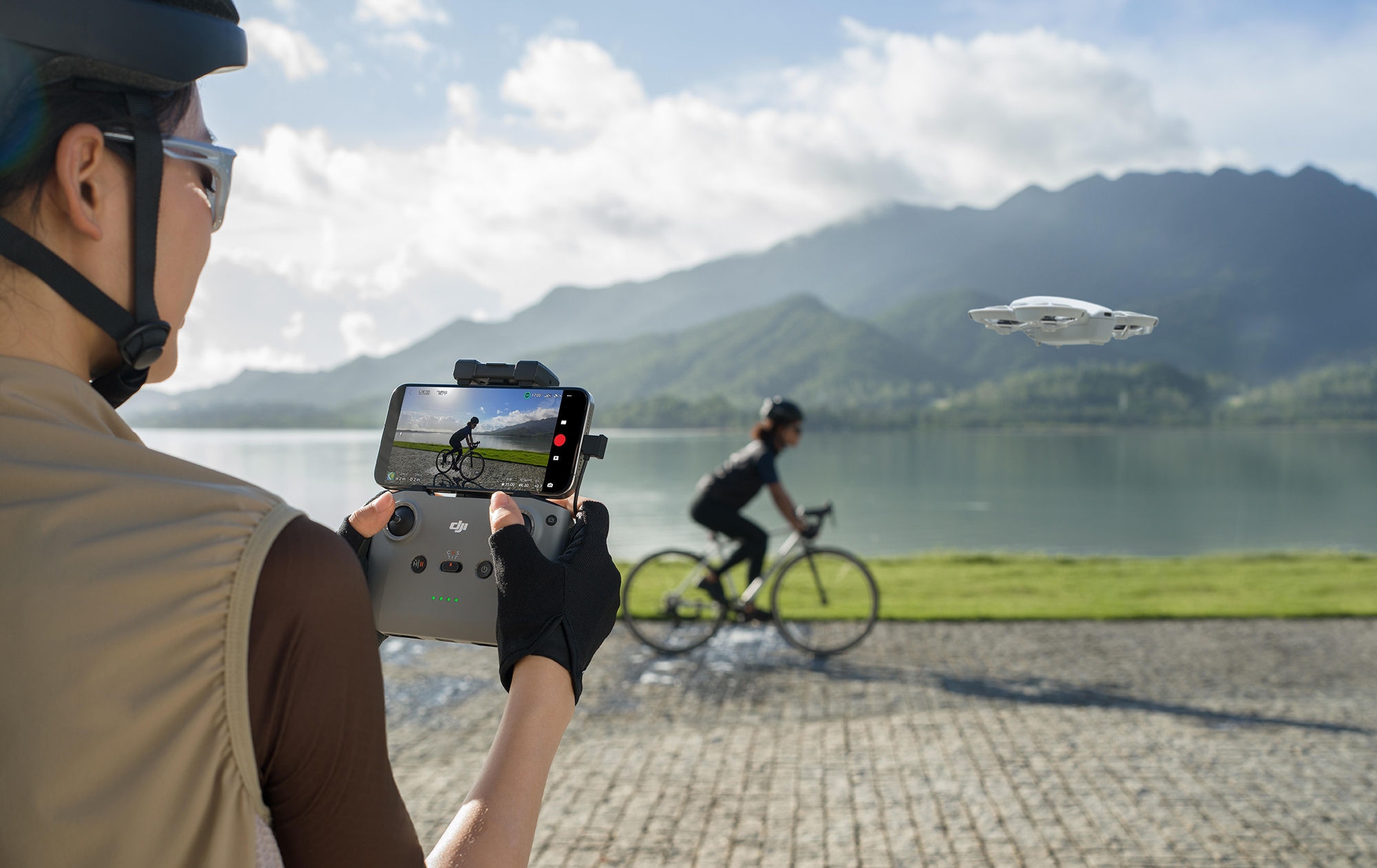 DJI 大疆正式发布掌上 Vlog 无人机DJI Neo  第3张