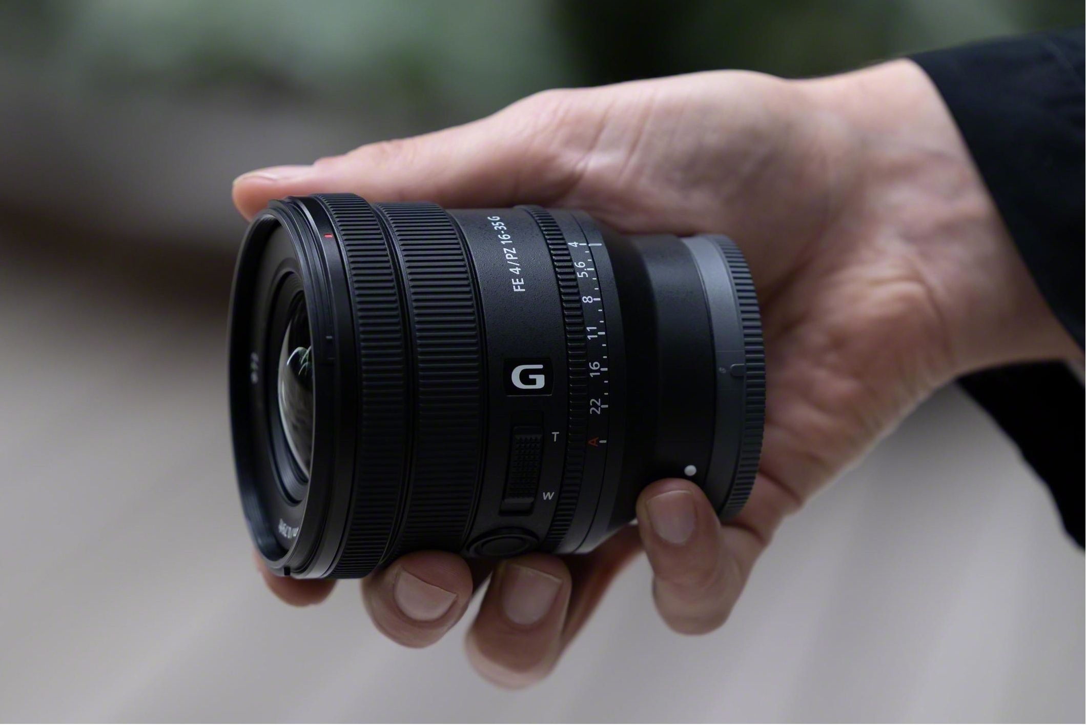 索尼最轻F4恒定光圈电动变焦镜头FE PZ 16-35mm F4 G发布  第7张