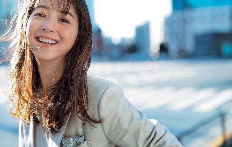 【日劇】佐佐木希就要當媽媽了～ 宣布懷上和丈夫渡部健的第一個寶寶～  第1张